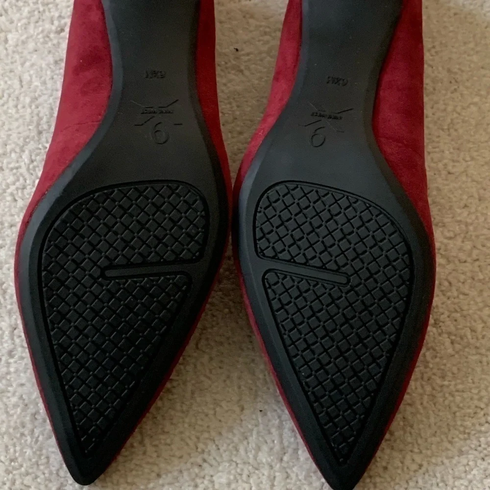 Nine West NEW Eniola 9X, red pointy pump Suede leather, size 6.5, jewel red